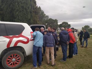 ACG Drone_Los asistentes visualizando imágenes del vuelo