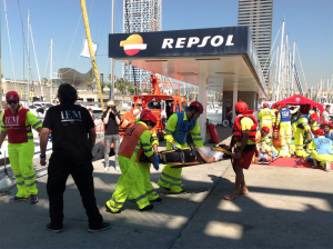 Simulacro - Efectivos de enfermería desplazando heridos